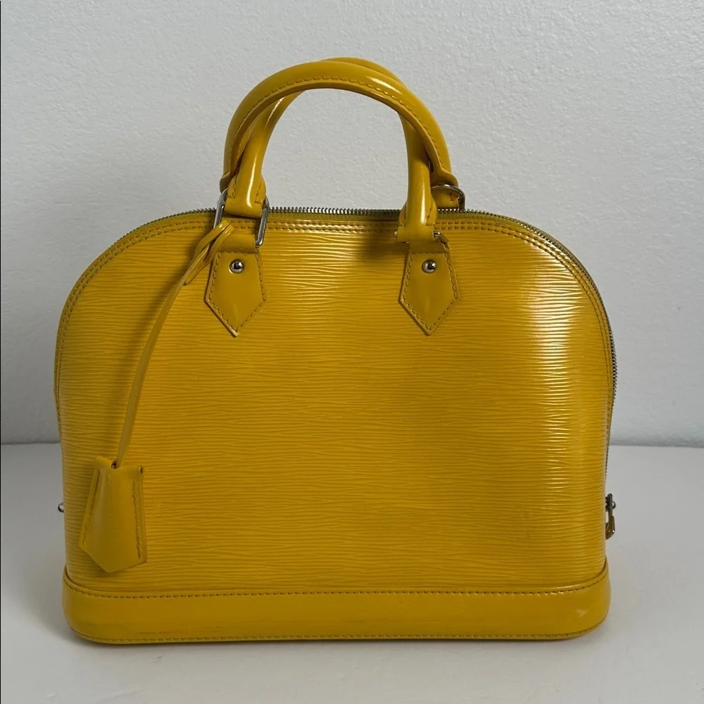 💯Authentic Louis Vuitton Alma Epi Leather – Yellow🍀